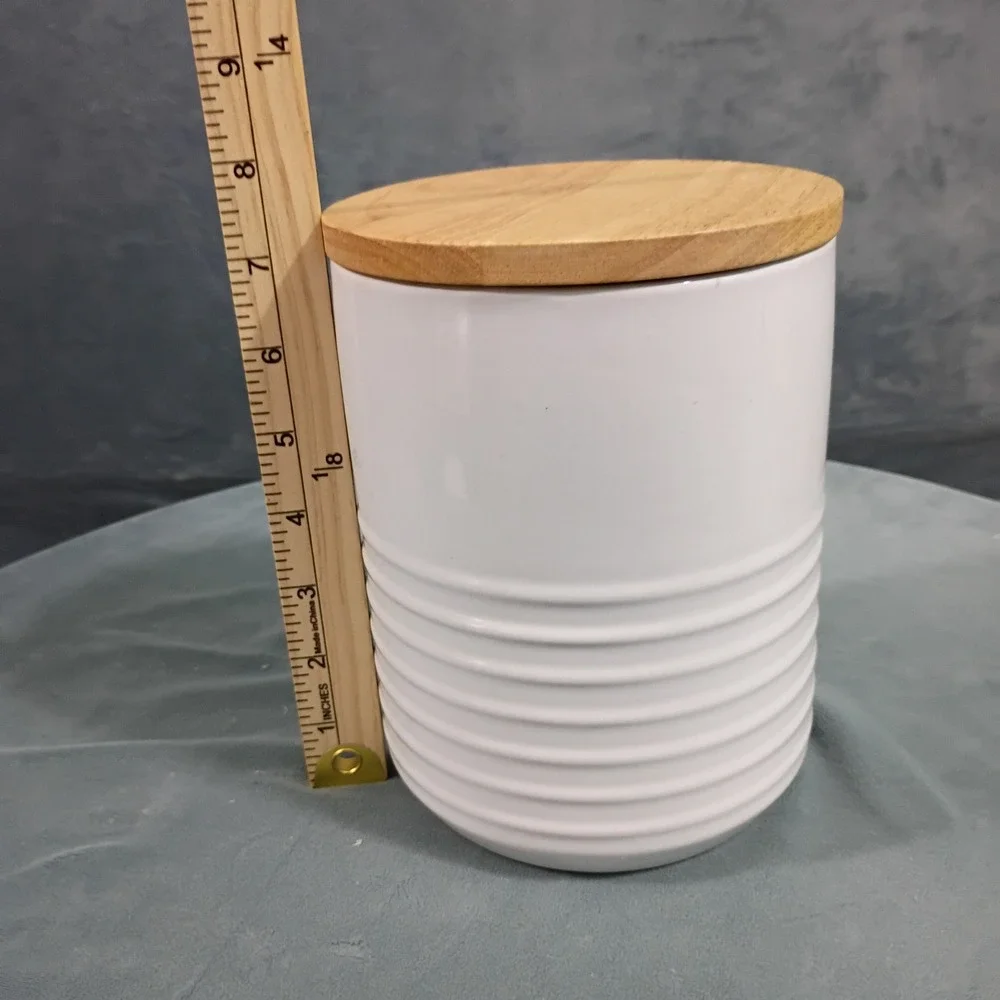PD Home & Garden White Ceramic Canister with Wood Lid Ribbed Texture PD33278